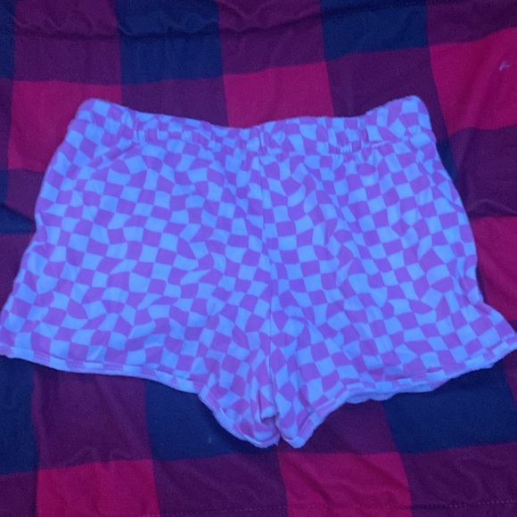 Pink and white checkered shorts size xl 14-15 old navy - Picture 3 of 3